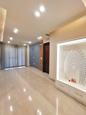 Room in 4 BHK Builder Floor at Ansal Versalia Avante, Sector 67a – for Sale