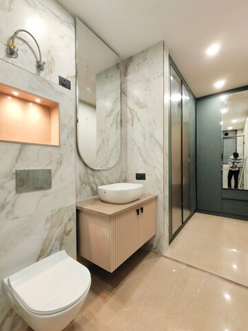 Bathroom in 4 BHK Builder Floor at Ansal Versalia Avante, Sector 67a – for Sale