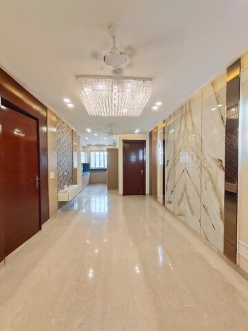 Building Lobby in 4 BHK Builder Floor at Ansal Versalia Avante, Sector 67a – for Sale