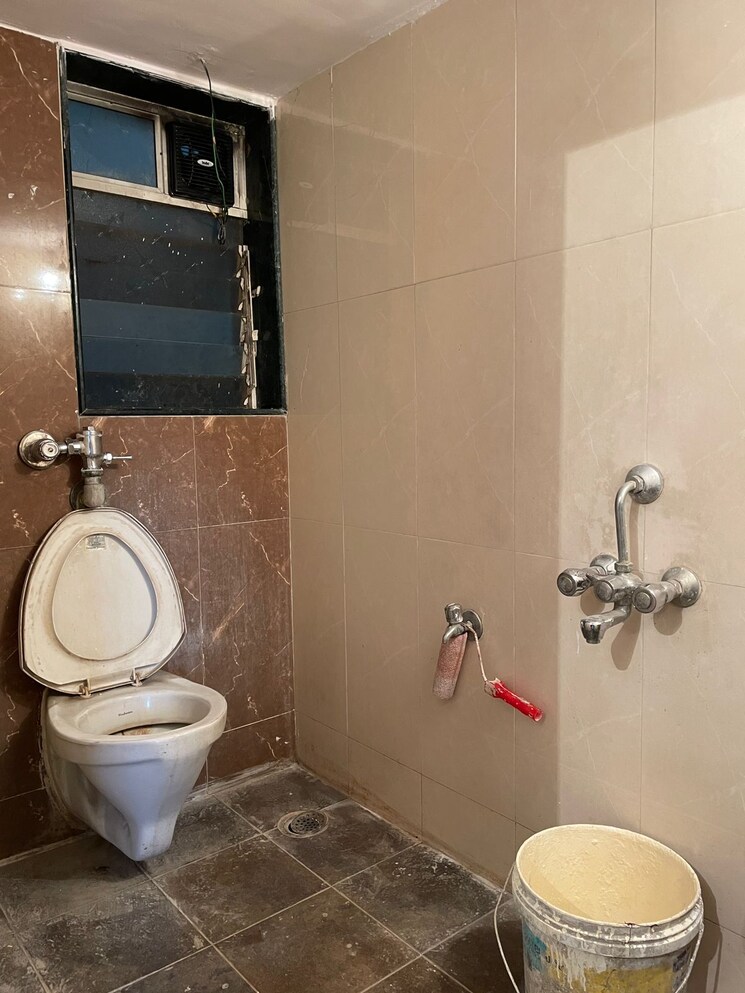 Bathroom, thane west Pg For Girls In Thane West 7777450