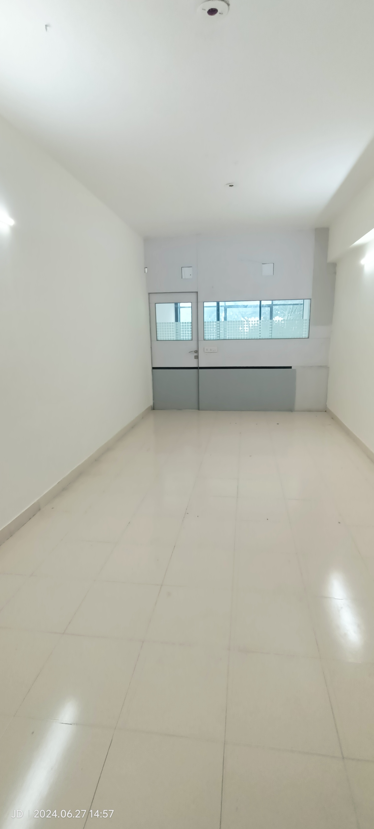 Commercial Office Space 400 Sq.Ft. For Rent in Kondhwa Pune  7777639