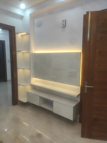 Furnished Amenities in 3 BHK Builder Floor at Raj Nagar Extension – for Sale