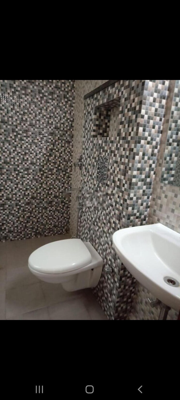 Bathroom, dlf-city-gurgaon 3 Bedroom 2057 Sq.Ft. Apartment In Sector 27 Gurgaon 7777579
