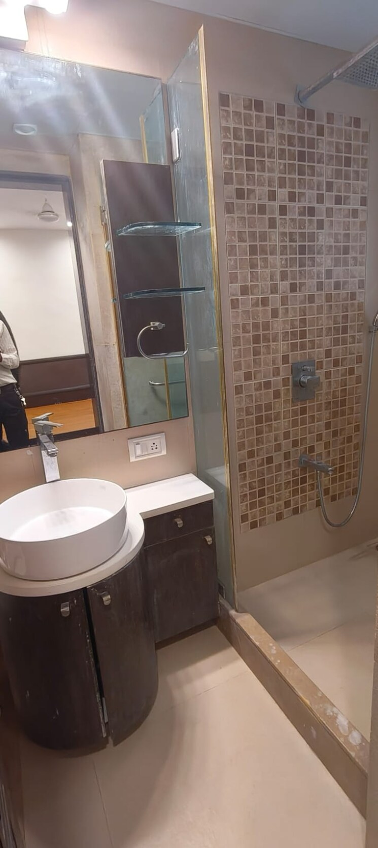 Bathroom, nutan-madhuban-apartment 2 Bedroom 1000 Sq.Ft. Apartment In Worli Mumbai 7777876