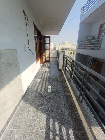 Balcony in 2 BHK Apartment at Bharat Apartment 710, Shalimar Garden – for Rent