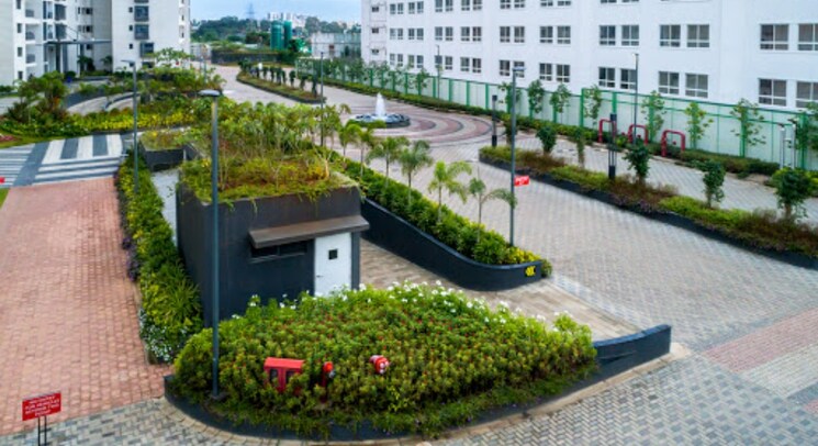 Swimming Pool, snn-raj-etternia 4 Bedroom 3460 Sq.Ft. Apartment In Haralur Road Bangalore 7778002