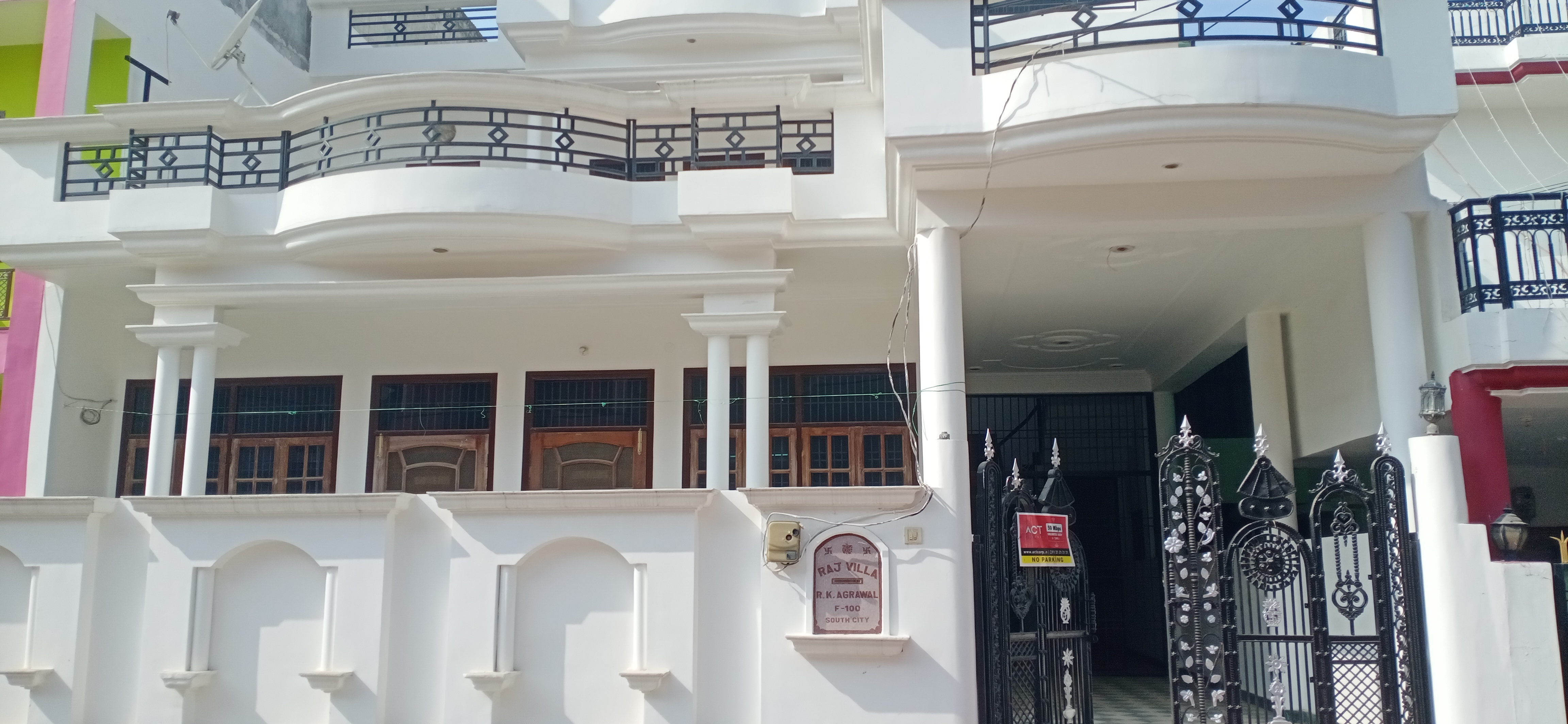 6+ BHK + Pooja Room,Study Room Villa For Sale in Unitech South City