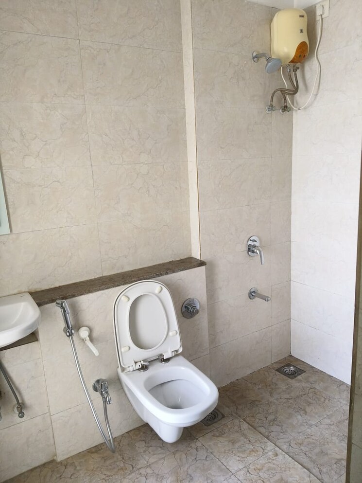Bathroom, sheth-vasant-oasis 2 Bedroom 696 Sq.Ft. Apartment In Andheri East Mumbai 7778265