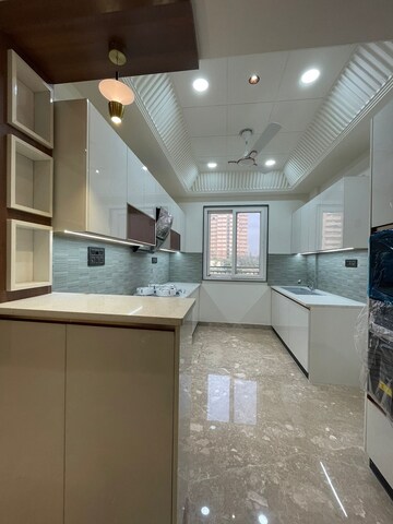 Kitchen in 3 BHK Builder Floor at BPTP Green Oaks, Sector 70a – for Sale