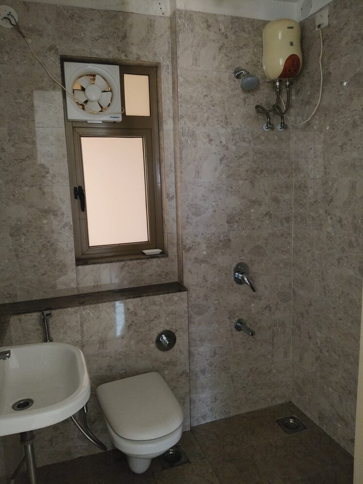 Bathroom, sheth-vasant-oasis 2 Bedroom 696 Sq.Ft. Apartment In Andheri East Mumbai 7778265