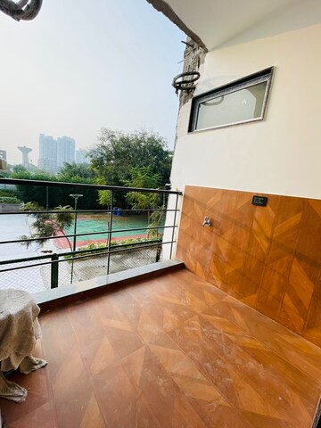 Balcony in 3 BHK Builder Floor at BPTP Green Oaks, Sector 70a – for Sale