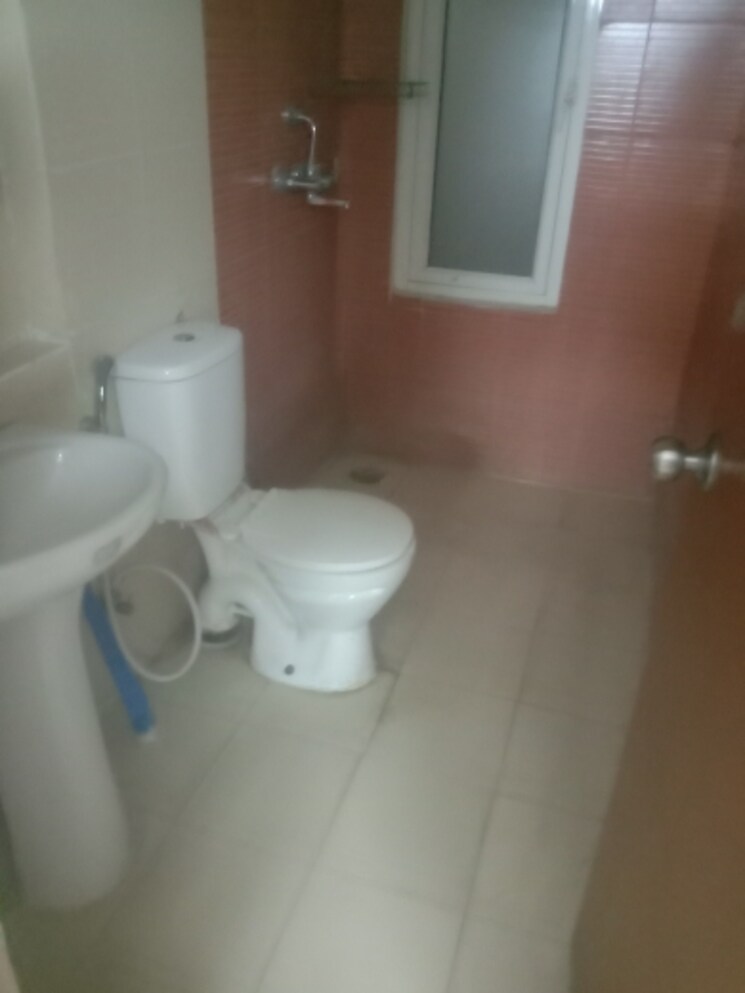 Bathroom, mahagun-mywoods 2.5 Bedroom 1290 Sq.Ft. Apartment In Sector 16c Greater Noida Greater Noida 7778277