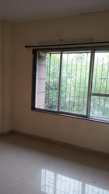 Room in 3 BHK Apartment at Vedant Apartment Goregaon, Goregaon West – for Sale
