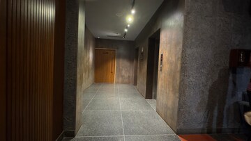 Lift in 2 BHK Apartment at Andheri West – for Sale
