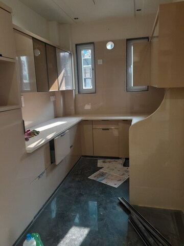 Furnished Amenities in 4 BHK Builder Floor at Rohini Sector 11 – for Sale
