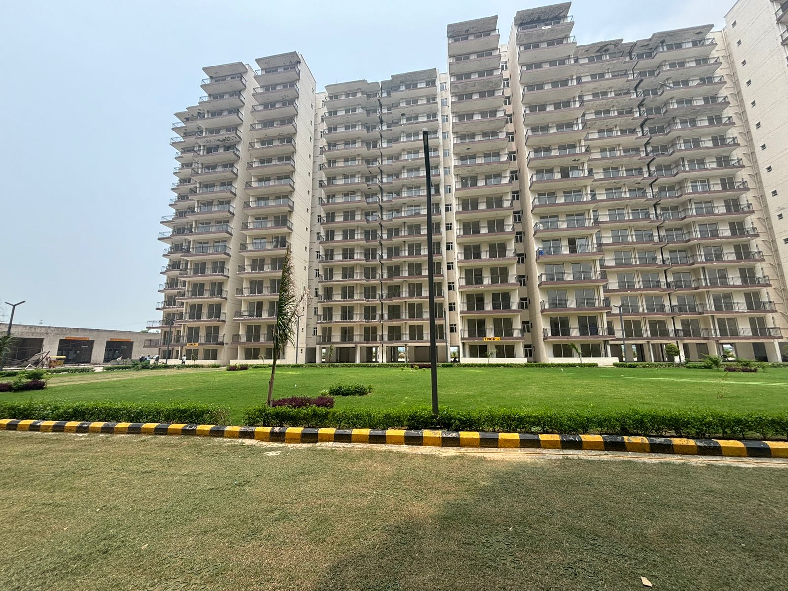 3 BHK Apartment For Resale in Cosmos Express 99 Sector 99 Gurgaon  7778675