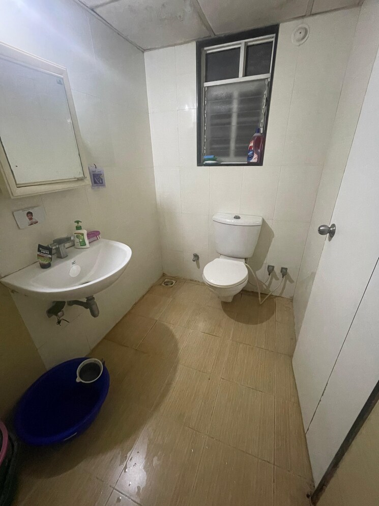 Bathroom, ssd-sai-vista 2 Bedroom 806 Sq.Ft. Apartment In Rahatani Pune 7778701