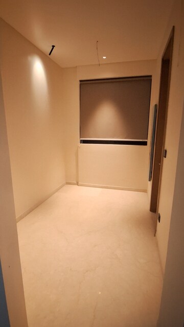 Room in 4 BHK Apartment at Forum Serendipity, Bandra Kurla Complex – for Sale