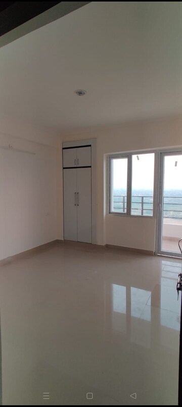 Room in 2 BHK Apartment at Bankey Bihari Aggarwal Heights, Raj Nagar Extension – for Sale