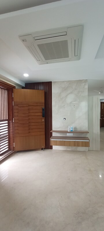 Room in 3 BHK Apartment at Ayyanna Prima, Madhapur – for Sale
