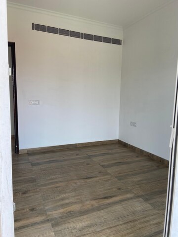 Room in 2.5 BHK Builder Floor at Smart World Gems, Sector 89 – for Sale