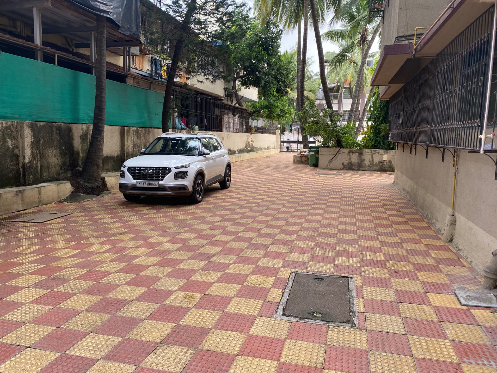 2 BHK 720 Sq.Ft. Apartment in Siddharth Nagar CHS Goregaon