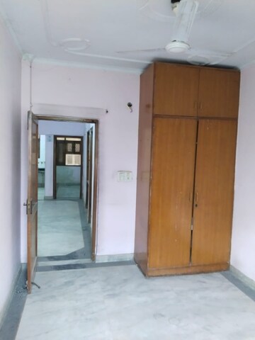 1 BHK Builder Floor For Rent in Paschim Vihar