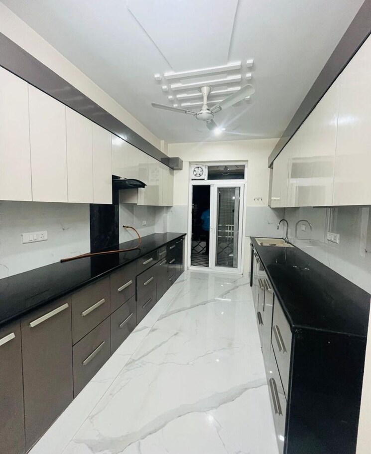 Kitchen, dlf-the-belaire 4 Bedroom 2917 Sq.Ft. Apartment In Sector 54 Gurgaon 7779467