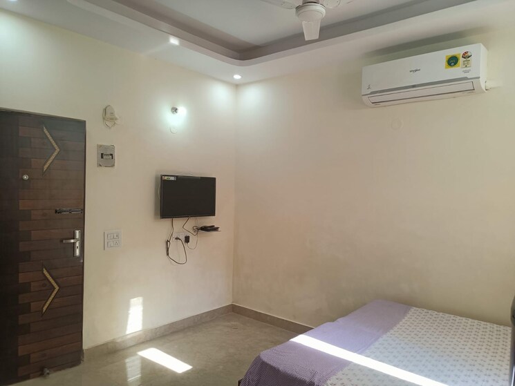 Room, malibu-shopping-arcade 1 RK 300 Sq.Ft. Apartment In Sector 47 Gurgaon 7779506