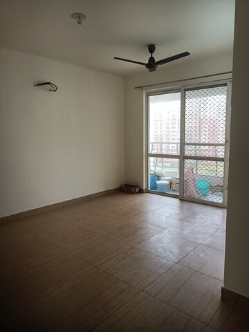 Room in 3.5 BHK Apartment at Lotus Panache, Sector 110 – for Rent