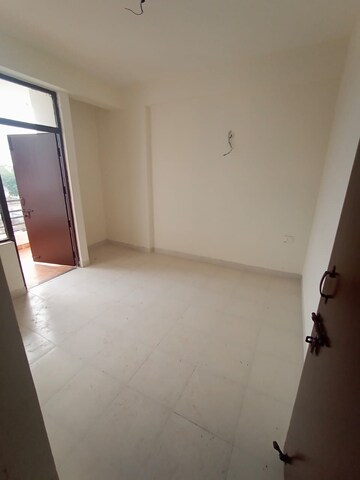 Room in 3 BHK Apartment at Amolik Heights, Sector 88 – for Sale
