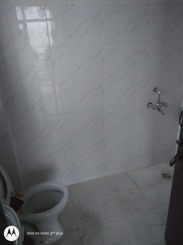 Bathroom in 3 BHK Apartment at Amolik Heights, Sector 88 – for Sale