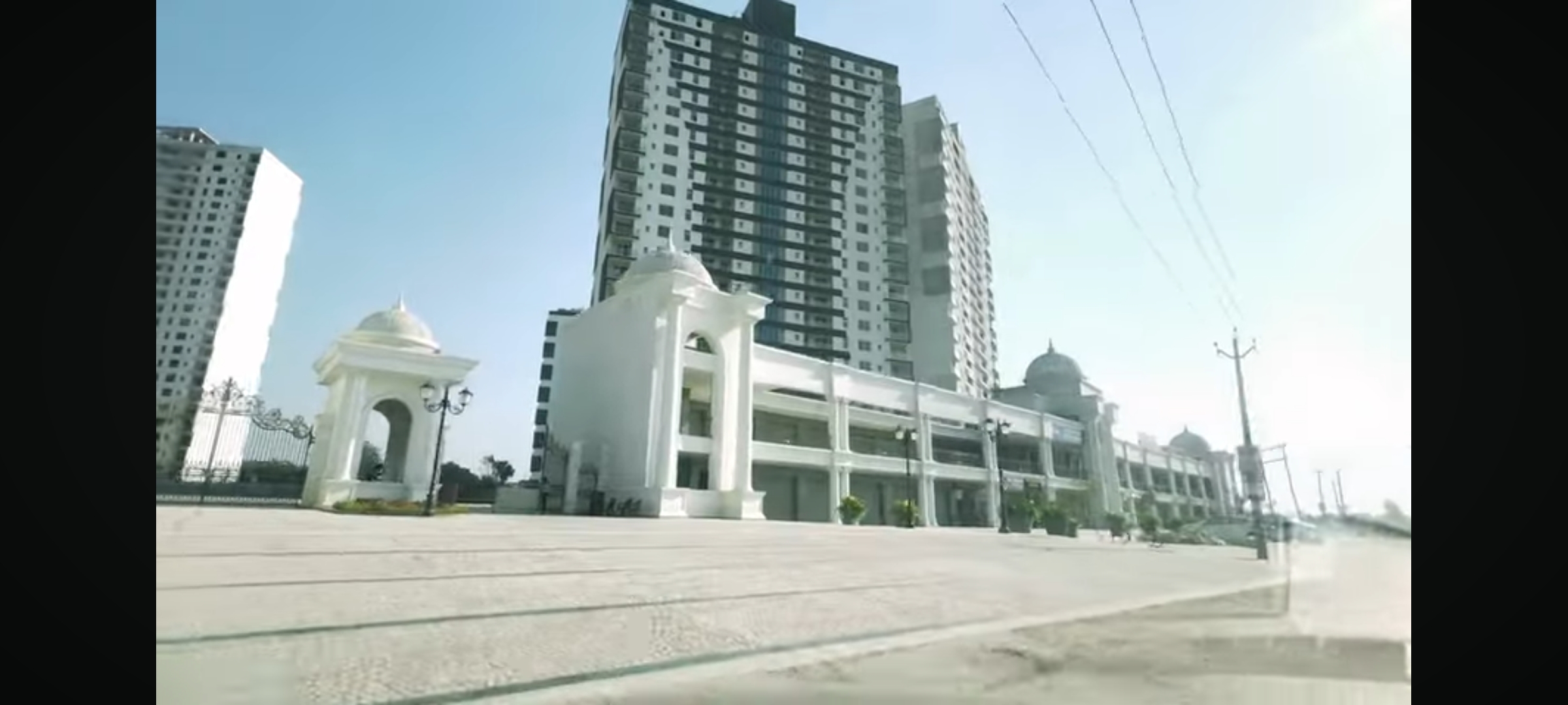 4 BHK Apartment For Sale in Omaxe Lake