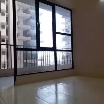Room in 2 BHK Apartment at OP Floridaa, Sector 82 – for Sale
