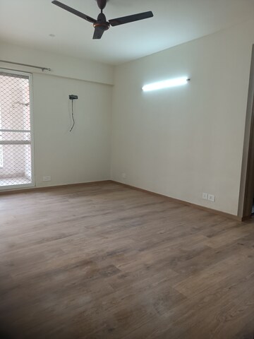 Room in 3.5 BHK Apartment at 3C Lotus Panache, Sector 110 – for Rent