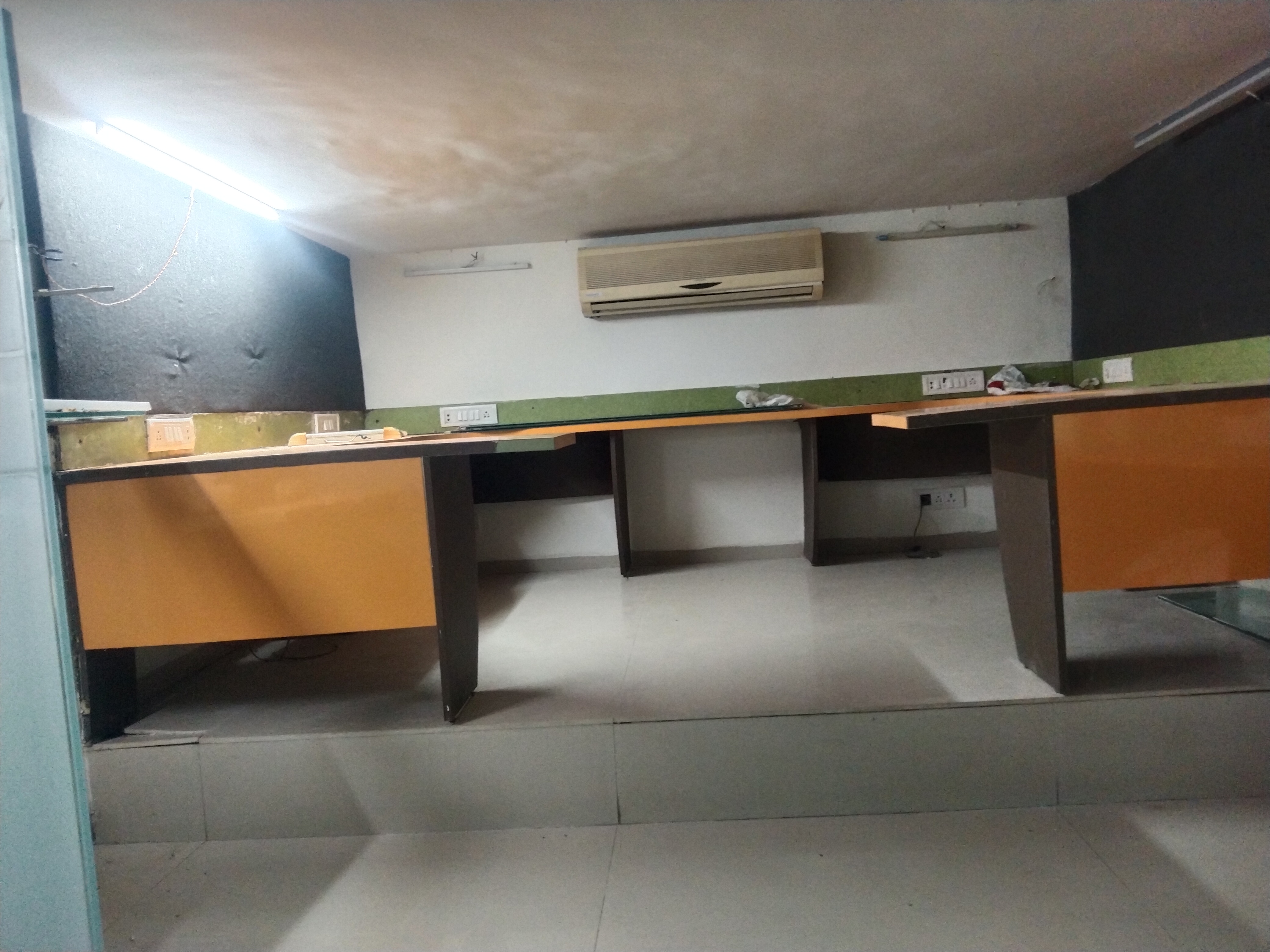 Commercial Office Space 400 Sq.Ft. For Rent in Goregaon East Mumbai  7779920