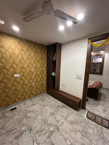 Room in 2 BHK Builder Floor at Uttam Nagar – for Rent