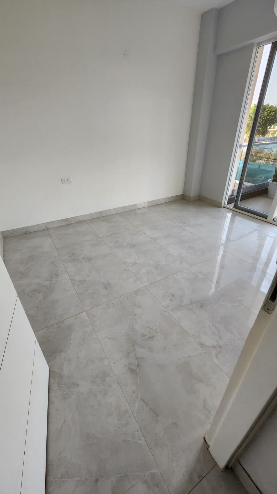 3 BHK + Extra Room 1262 Sq.Ft. Builder Floor in Signature Global City 81