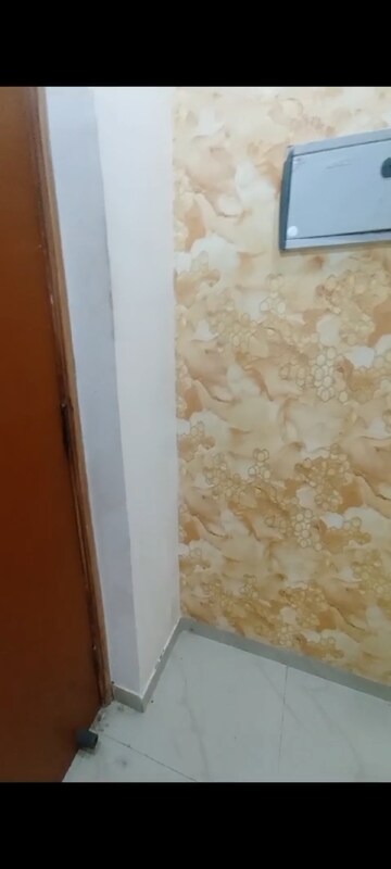 Furnished Amenities in 4 BHK Builder Floor at Uttam Nagar – for Rent