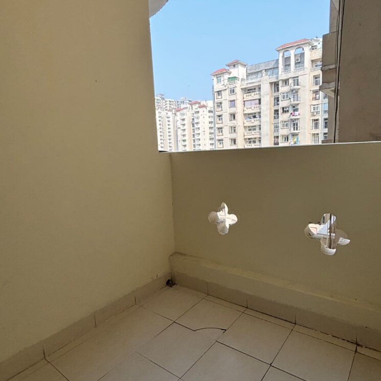 Bathroom, amrapali-silicon-city 3.5 Bedroom 1835 Sq.Ft. Apartment In Sector 76 Noida 7780333