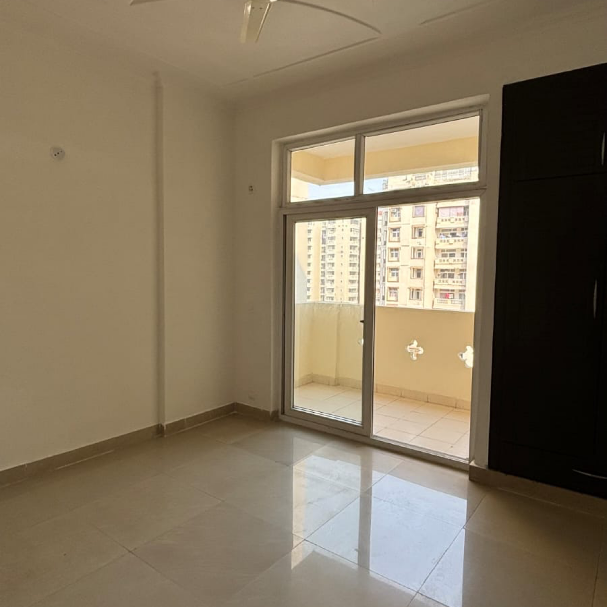 3.5 BHK + Pooja Room 1835 Sq.Ft. Apartment in Amrapali Silicon City