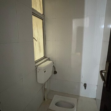 Bathroom in 3.5 BHK Apartment at Amrapali Silicon City, Sector 76 – for Sale