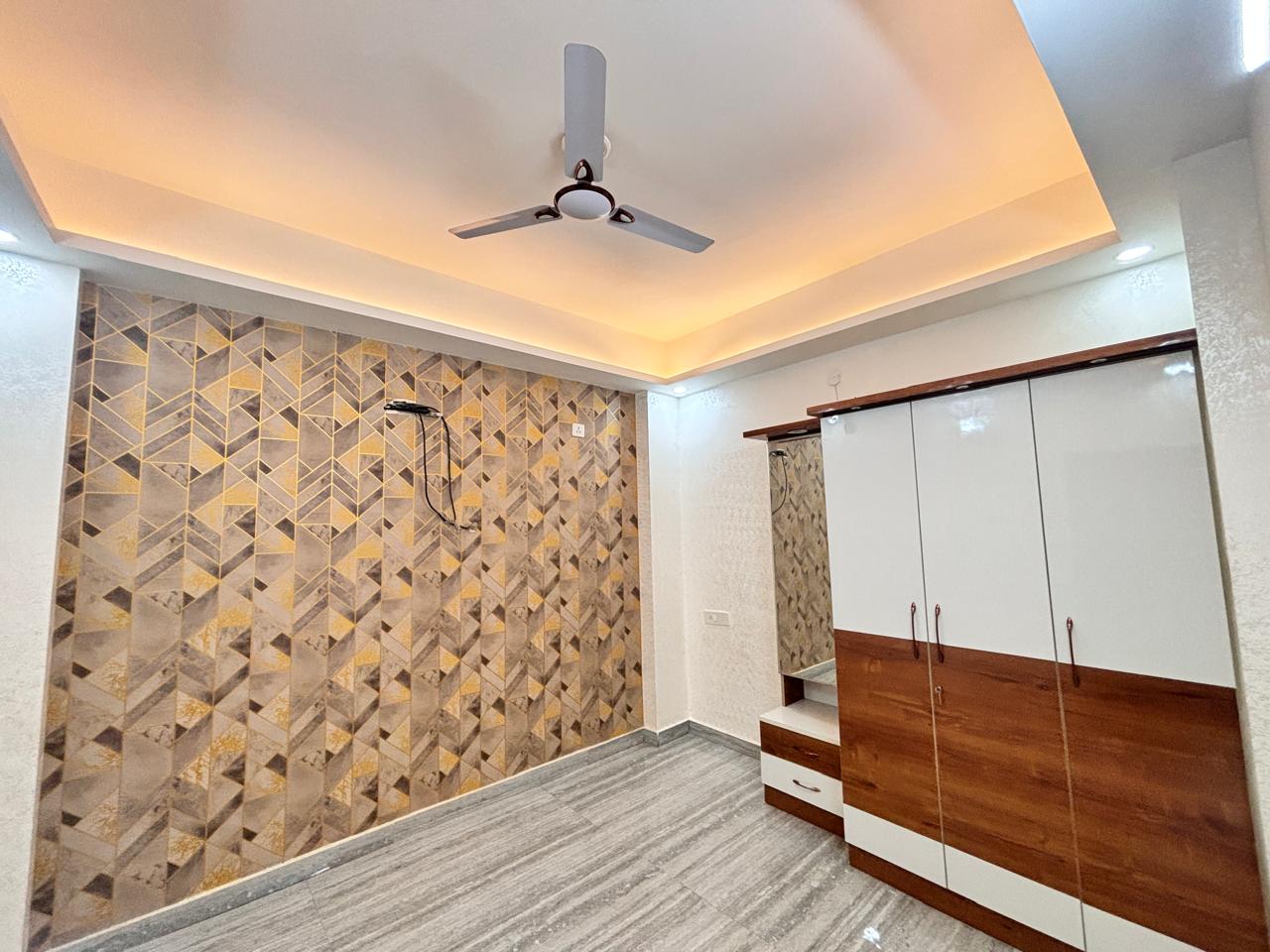 3 BHK + Pooja Room,Servant Room,Study Room,Extra Room 115 Sq.Ft. Builder Floor in Onyx Plaza