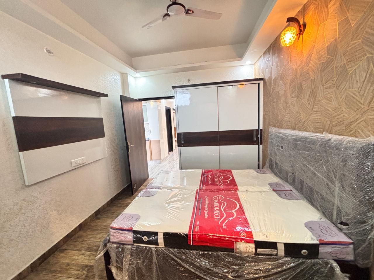 2 BHK + Pooja Room,Servant Room,Study Room,Extra Room Builder Floor For Sale in Vasundhara Sector 1