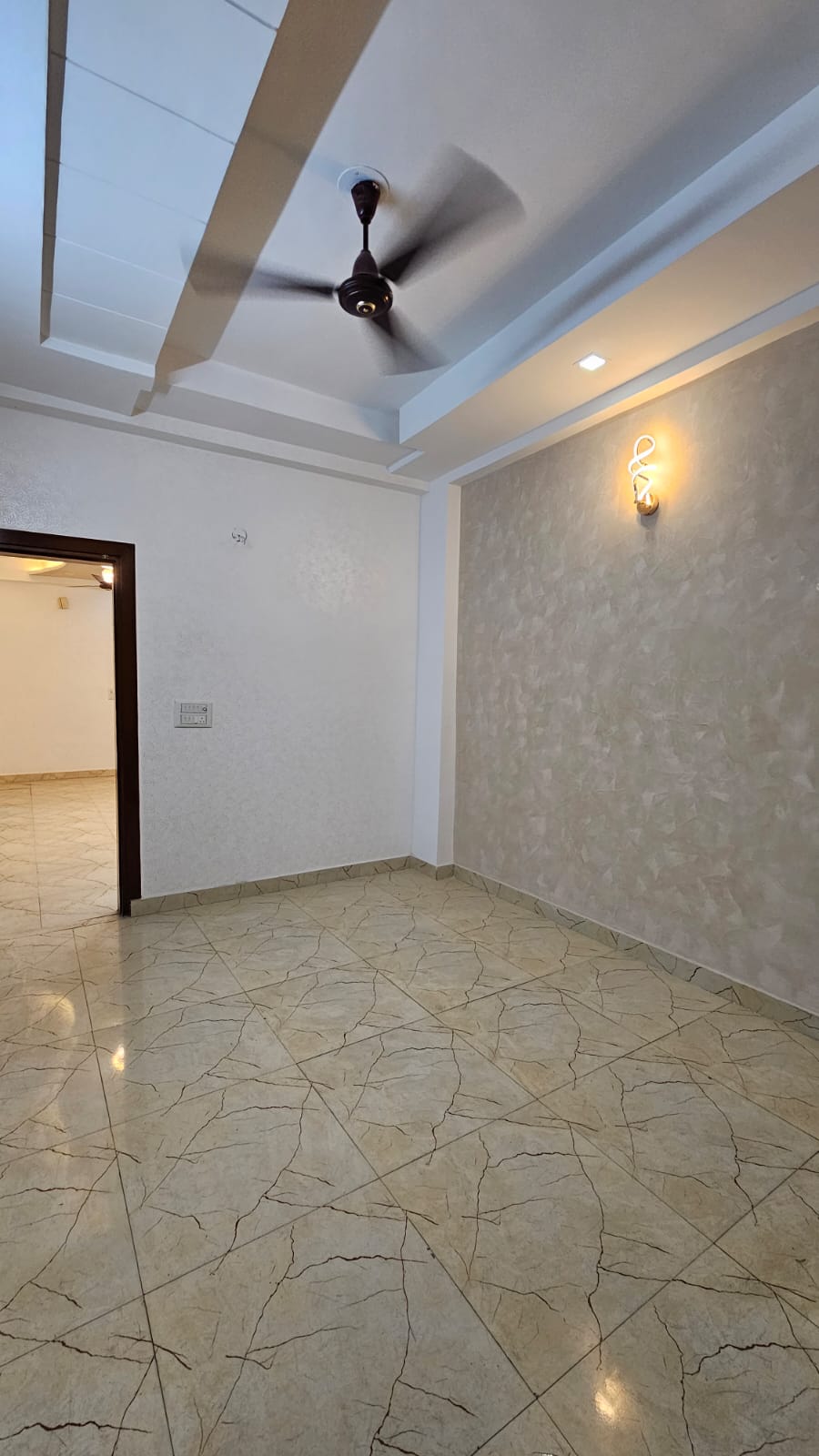 1 BHK + Pooja Room,Servant Room,Study Room,Extra Room Builder Floor For Sale in Vasundhara Sector 3