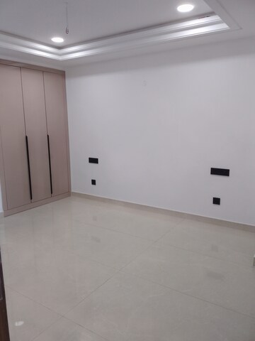 Room in 3 BHK Apartment at Sector 113 – for Sale