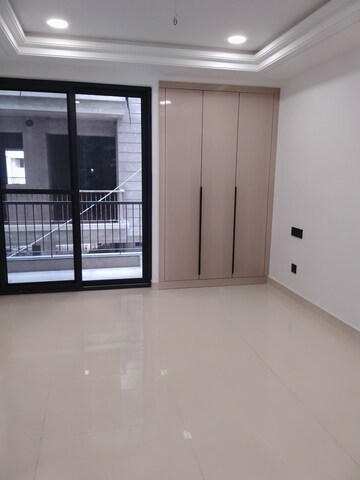 Room in 3 BHK Apartment at Sector 113 – for Sale