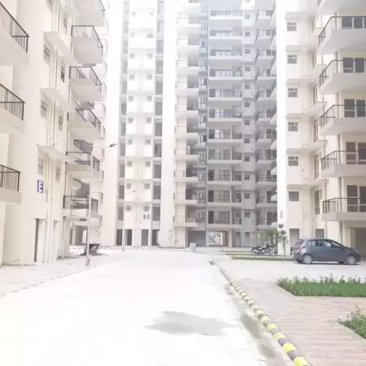 2 BHK Apartment For Sale in OP Floridaa