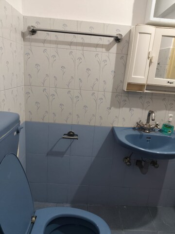 रेसिडेन्शियल फ्लॅट वर्ग फुट फॉर रेंट इन डोमलूर बैंगलोर  7780527