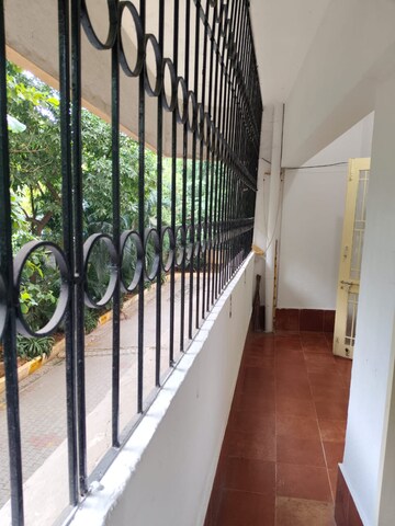 रेसिडेन्शियल फ्लॅट वर्ग फुट फॉर रेंट इन डोमलूर बैंगलोर  7780527